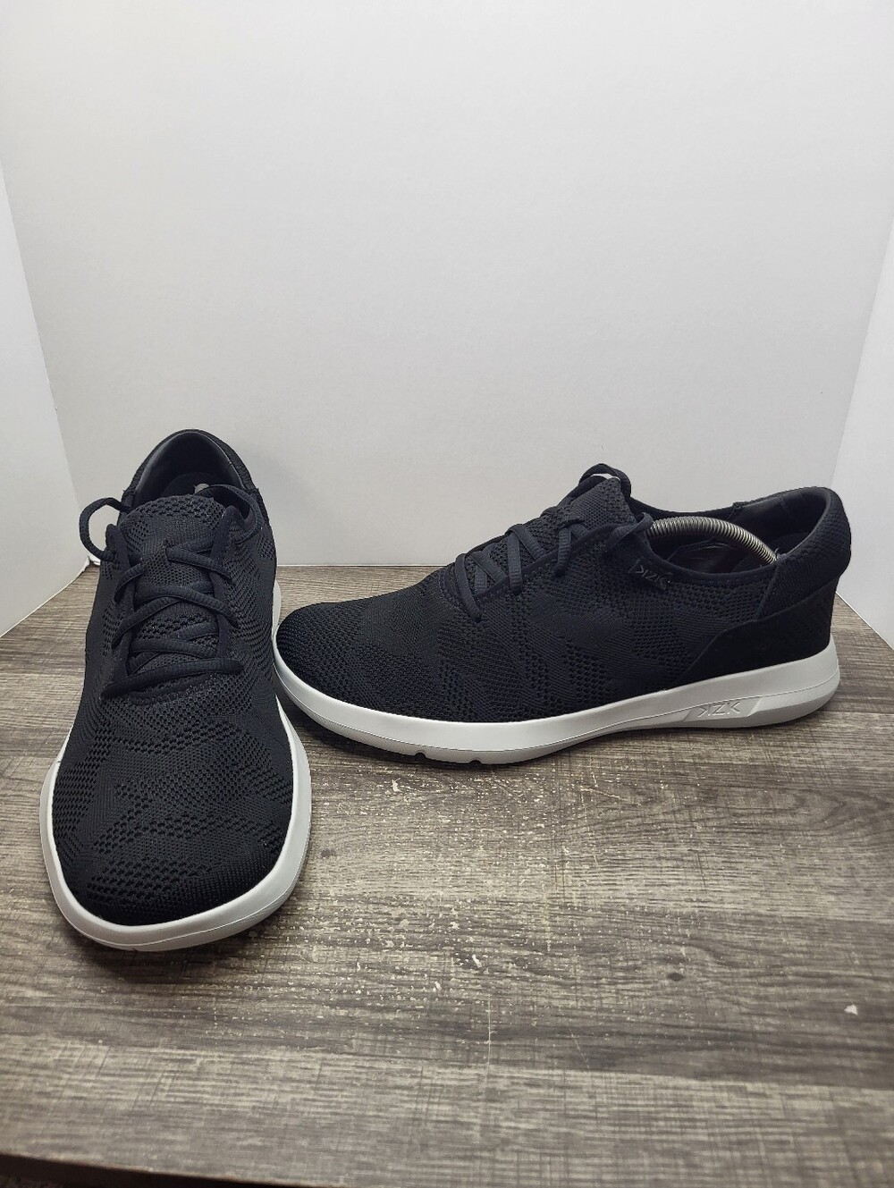 Kizik Lima 2 Hands Free Step-In Low Top Sneakers Black Mens Size 12 Wide